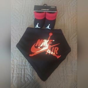 Nike Bib and booties
